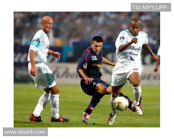 马赛现任队长在场上展现出的领导能力分析